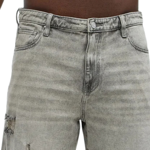 Shorts en jean délavé gris clair pour homme, déchirés et délavés, ourlet brut, décontracté, cinq poches, coupe droite, streetwear d'été, 100% coton, taille moyenne - Product Image 3