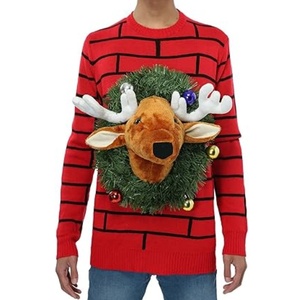 Pull et sweat-shirt de Noël moche pour homme avec tête de renne en appliqué 3D, col rond tricoté rouge - Product Image 4