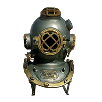 Casque de plongée en fer Ocean Frontier, pièce décorative pour intérieurs d'inspiration nautique et présentoirs de collections maritimes