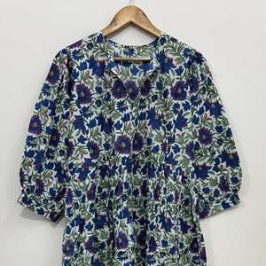 Robe en gaze de coton biologique : Robes à imprimé floral artisanal - Product Image 2