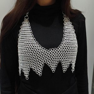 Haut et coiffe en maille d'aluminium : Costume médiéval Renaissance - Product Image 1