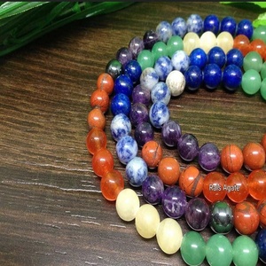 Vente en gros de 7 Chakra Jap Mala naturel perles de 8 MM pierre de cristal Mala pierre de guérison 7 Chakra également utilisé pour la pierre de guérison - Product Image 2