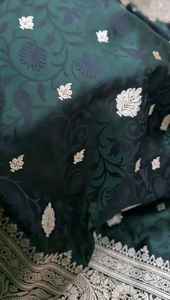 Auténtico Sari de Seda Suave Banarasi Mashru Tejido a Mano con Bordado Fino de Plata Zari Resham Jaal y Borde Tradicional Tejido para Fiesta y Sol - Product Image 2