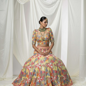 Lehenga Choli de luxe pour mariage, conçu par des créateurs |   Robe de mariée multicolore en dentelle à sequins et broderies de cristaux, coupe trapèze, longueur ras du sol, sur mesure - Product Image 1