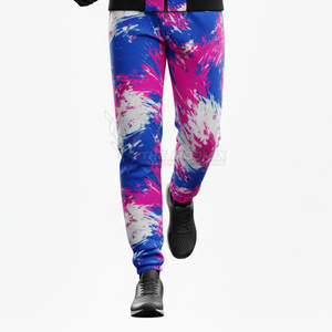 Ropa deportiva transpirable optimizada para prácticas prolongadas y recuperación. Ropa de equipo duradera diseñada. - Product Image 3