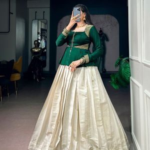 Elegant <b>Green</b> Kanchipuram <b>Silk</b> Premium Lehenga With Natural Satin <b>Silk</b> Top Zari Weaving Wholesale Rate By Royal Exports - Product Image 1
