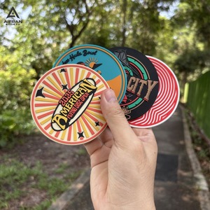 Disc Gauntlet Maßgefertigter 3D PVC Gummi Kreisförmiger Aufnäher mit Konzentrischen Linien und Spartaner-Helm-Emblem für Hüte & Handschuhe - Product Image 2