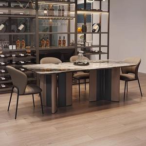 Mesa de Comedor Rectangular Contemporánea Daystar Trade de Madera Maciza con Base de Pedestal Curvo y Tapa de Mármol Blanco Dorado Personalizable - Product Image 3
