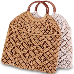 Bolso de Ganchillo Premium con Asa de Caña |   Bolso de Hombro Hecho a Mano con Diseño Tejido |   Bolsa de Transporte Elegante para Uso Diario, Nueva Bolsa Tote - Product Image 1