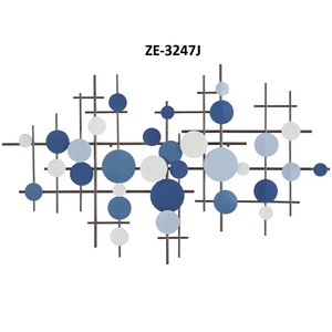 Sculpture murale décorative en métal abstrait moderne, design géométrique irrégulier, décoration murale pour la maison, 23x35,5 pouces - Product Image 2