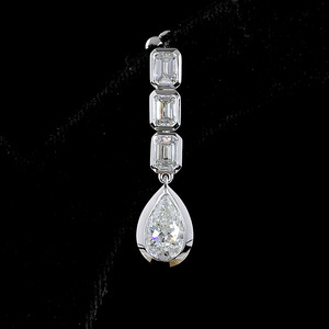 ต่างหูเพชรทรงหยดน้ำและทรงลูกแพร์เจียระไนแบบ Emerald Cut เพชรเพาะเลี้ยงในห้องปฏิบัติการ ทอง 10K 14K 18K เงิน 925 935 หรูหรา ทันสมัย ของขวัญสำหรับงานหมั้น - Product Image 3