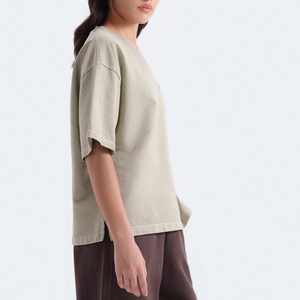 เสื้อยืดคอกลมสีเบจสำหรับผู้หญิง ผ้าฝ้าย 100% ทรงปกติ แขนสั้น สไตล์ลำลอง มีกระเป๋า ใส่ได้ทุกฤดู ระบายอากาศได้ดี เป็นมิตรกับสิ่งแวดล้อม แห้งเร็ว - Product Image 4