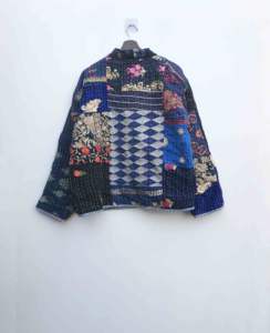 Veste en coton Kantha faite à la main avec broderie, manteau d'hiver court réversible à imprimé floral pour femmes - Product Image 6