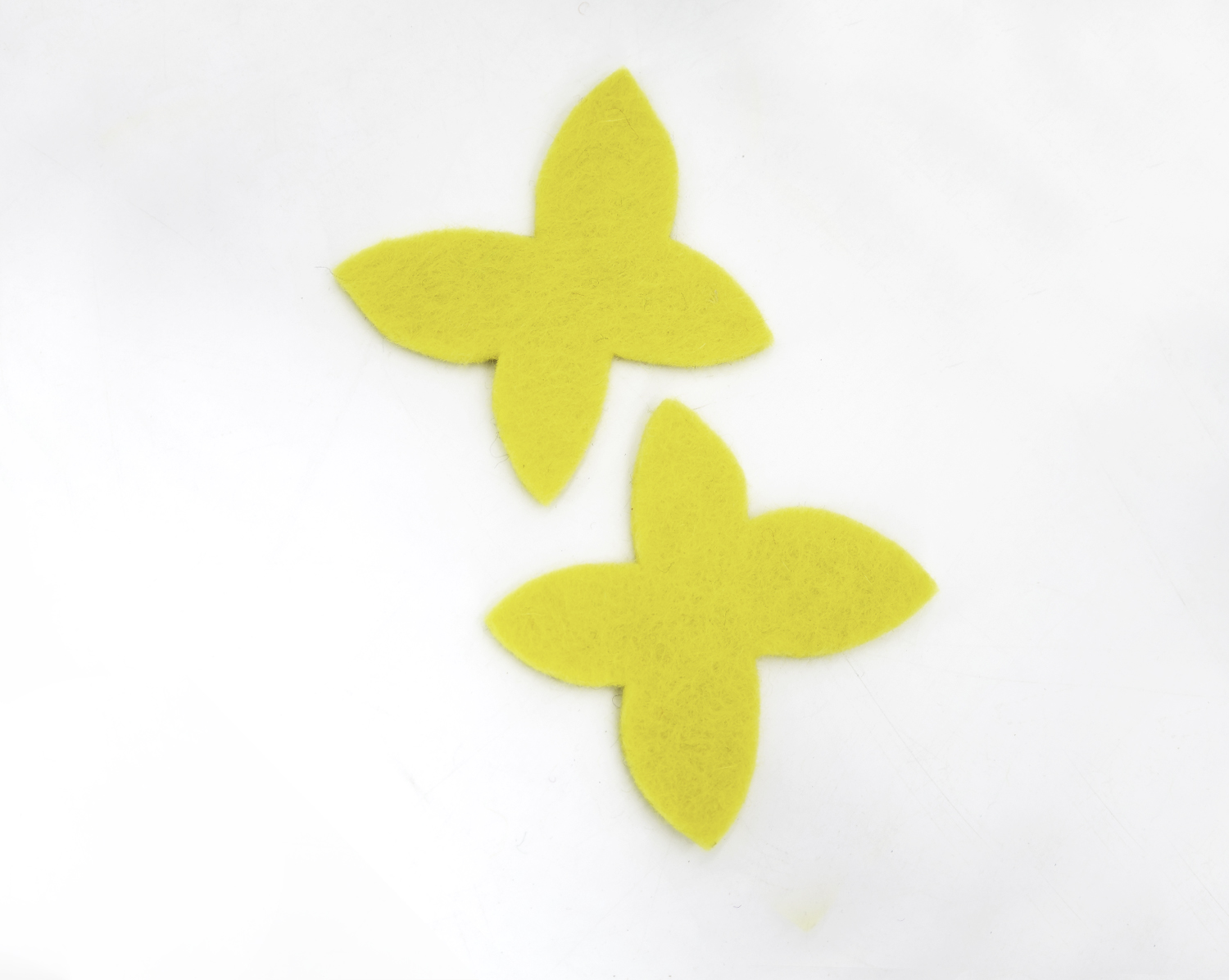 Papillon en feuille unie