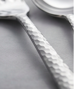 Ensemble de couverts en acier inoxydable martelé, design minimaliste, finition miroir haute brillance, résistant à la rouille, pour événements de mariage - Product Image 2