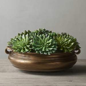 Florero Antiguo de Latón Galvanizado Hecho a Mano, Ecológico, para Mesas de Cocina, Comedor o Recepción - Product Image 3