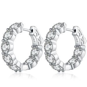 Pendientes de Aro de Plata de Ley 925 con Circonita Blanca y Engaste de Garra, Clásicos Redondos con Diamantes de Moissanita, Ideales para Regalo de Boda o Fiesta - Product Image 3