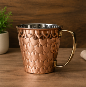 Mug Moscow Mule en cuivre artisanal, verre à cocktail Moscow Mule en cuivre, durable, pour restaurants et bars, fournisseur de mugs et de verrerie. - Product Image 4