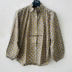 เสื้อเชิ้ตพิมพ์ลายดอกไม้ลำลองสำหรับผู้หญิง พิมพ์ลายด้วยมือ ผ้าฝ้าย 100% คอปกติดกระดุม ระบายอากาศได้ดี สีชมพูและสีขาว ลดราคา - Product Image 2