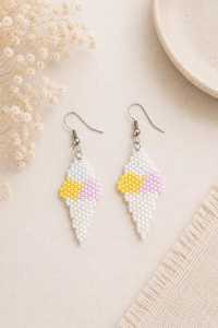 ต่างหูรูปไข่ประดับลูกปัดหลากสีสัน ดีไซน์ดอกไม้สีเหลืองชมพู ฐานสีขาว เครื่องประดับสำหรับผู้หญิงสำหรับงานปาร์ตี้ - Product Image 4