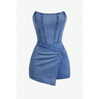 Combinaison corset en jean sans bretelles avec superposition asymétrique nouée