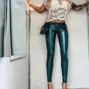 Pantalones de Cuero Premium para Mujer, Textura Suave, Cintura Media, Ideales para el Invierno, Oficina, Días Casuales y Reuniones Elegantes - Product Image 5