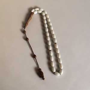 Tasbih 33 perles rondes de 10 mm en os pur, fait main, écologique et abordable, cadeau de mariage moderne, pour la prière et la méditation (Masbaha) - Product Image 1