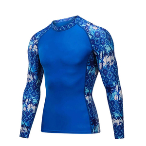 Vente en gros de rashguards respirants et à séchage rapide pour hommes, avec logo personnalisé, pour l'entraînement, le grappling et la natation, personnalisables - Product Image 1