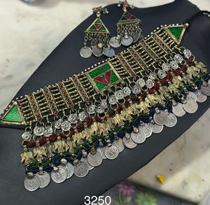 เครื่องประดับเทียมชุบทองสูงออกแบบอย่างสวยงามชุดสร้อยคอเงินเยอรมัน kundan พร้อมที่แขวนไข่มุก - Product Image 5