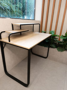 Mesa Moderna de Madera PB con Patas Metálicas, Estante de Almacenamiento, Muebles para Sala de Estar, Diseño Minimalista, Escritorio para el Hogar u Oficina, Lumetal - Product Image 1