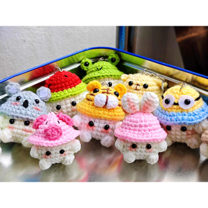 Porte-clés lumineux en peluche miniature Amigurumi, changeant de couleur, dessin animé classique, décoration de vacances, souvenir, vente en gros, fabriqué au Vietnam - Product Image 3
