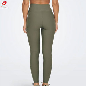 Leggings de sport Fitness Spirit Premium Motion Wear fabriqués au Pakistan, en tissu lisse, pour un maintien optimal, idéaux pour la gym, l'entraînement et le quotidien, offrant un excellent rapport qualité-prix. - Product Image 2