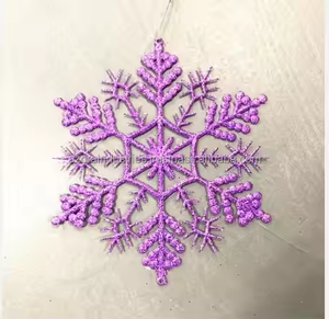 Adornos navideños de metal hechos a mano y atractivos copos de nieve, adornos navideños personalizados - Product Image 1