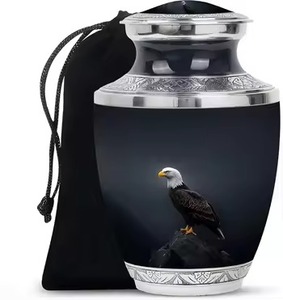 Urne funéraire en métal noir avec ailes d'ange dorées et ciel étoilé, couvercle en aluminium, urne funéraire classique pour cendres humaines - Product Image 6