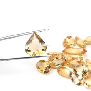 Citrine naturelle de qualité supérieure, pierre précieuse brute faite à la main, taille personnalisée, formes variées avec une belle taille pour la fabrication de bijoux, coupe poire jaune - Product Image 2
