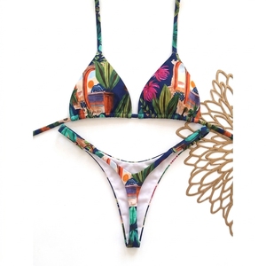 Conjunto de Bikini con Estampado Tropical para Mujer, Top Halter Cruzado, Braguita Tipo Tanga, Traje de Baño de Spandex y Poliéster - Product Image 2