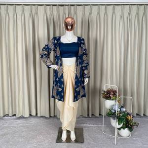 VASTRA COTTAGE Blouse Koti en soie Banglori avec broderie de sequins et jupe, entièrement cousue, taille unique, tenue ethnique élégante - Product Image 3