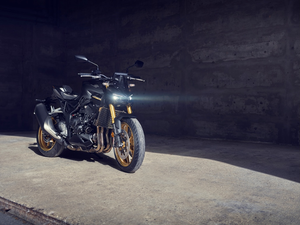 Motocicleta HONDA "HORNET 1000SP" en Venta a Precios Accesibles, la Mejor Moto con Excelente Rendimiento y Ahorro de Combustible - Product Image 4