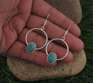 Pendientes Colgantes de Plata de Ley 925 al por Mayor con Marco Circular de Turquesa, Gema Ovalada Natural con Engaste de Cuentas y Gancho Circular, Regalo - Product Image 1