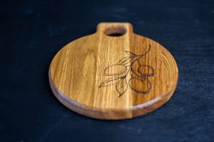 Round Sustainable Wooden Chopping <b>Board</b> Made From Eco Friendly Materials for Environmentally Conscious Kitchen Enthusiasts By UO - Product Image 3