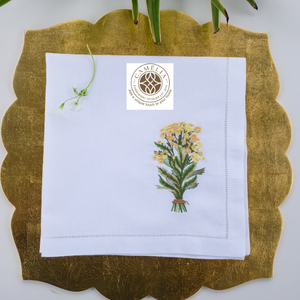 Lino natural duradero con bordado de hierba de San Juan, flores de color amarillo brillante que añaden calidez y encanto a las mesas. - Product Image 2