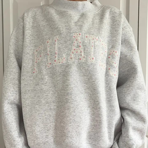 Sweat-shirts personnalisés pour femmes, à manches longues, coupe ample, col rond, gris perle, brodés, pour l'hiver et l'automne, fabriqués par un fabricant - Product Image 2