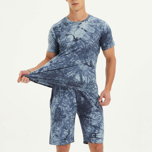 Conjunto de camiseta y pantalones cortos tie-dye para hombre, atuendo informal de verano, ropa deportiva de punto de secado rápido, conjunto de 2 piezas a juego - Product Image 6