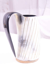 Tasses en corne sculptées à la main sur mesure avec logo, design portable pour le miel et les magasins de fournitures vikings, revente - coniferhandmades - Product Image 4