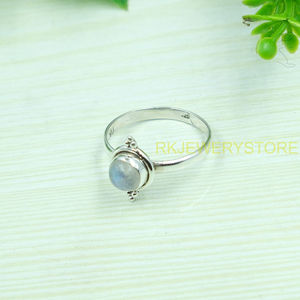 Bague en pierre de lune en argent sterling 925, bague minimaliste, faite à la main, pour femmes, cadeau d'anniversaire en pierre de lune, bijoux pour femme - Product Image 3