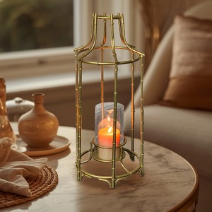 Farol decorativo de latón estilo antiguo con cilindro de vidrio transparente, portavelas resistente al calor para decoración del hogar. - Product Image 4