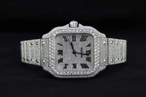 Reloj Analógico Cuadrado Plateado Elegante y Vintage de Lujo con Incrustaciones de Moissanita VVS, Números Romanos Completamente Pavimentados, Brazalete de Acero Inoxidable para Hombre - Product Image 2