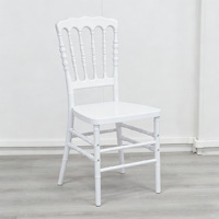 Chaise Napoléon Démontable pour Mariage en Plastique – Idéale Hôtels, Événements Extérieurs, Fêtes Modernes – Chaise Longue en Plastique