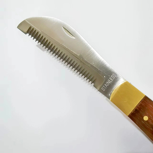 Cuchilla Plegable Fina para Recortar Pezuñas, Crines y Cola de Caballo - Product Image 1
