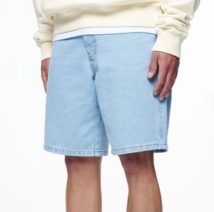 Shorts Bermuda en jean bleu clair pour homme, taille mi-haute, fermeture boutonnée, style décontracté en coton délavé - Product Image 5
